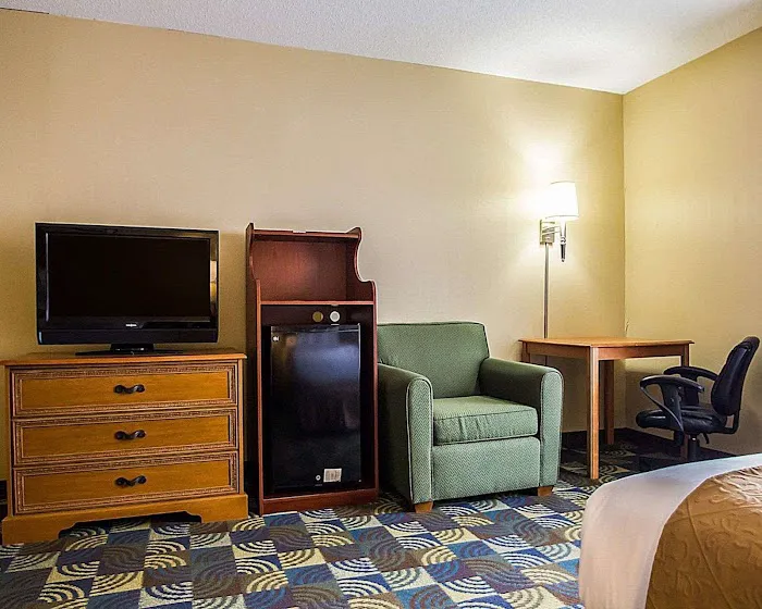 Quality Inn & Suites Fishkill South near I-84 4