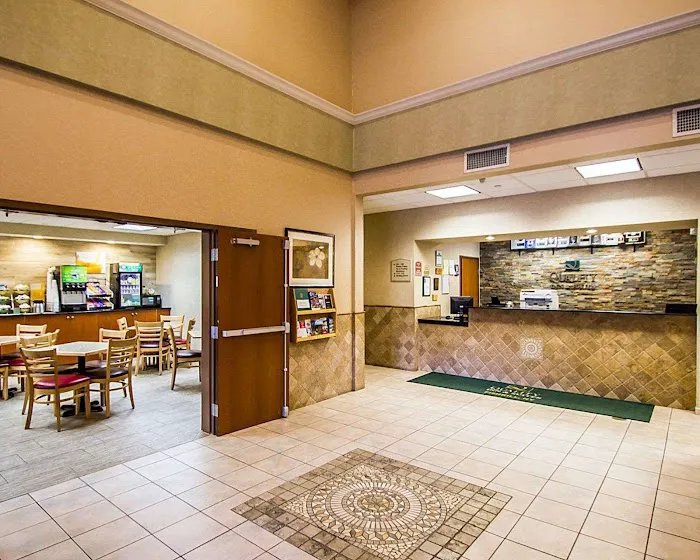 Quality Inn & Suites Fishkill South near I-84 4