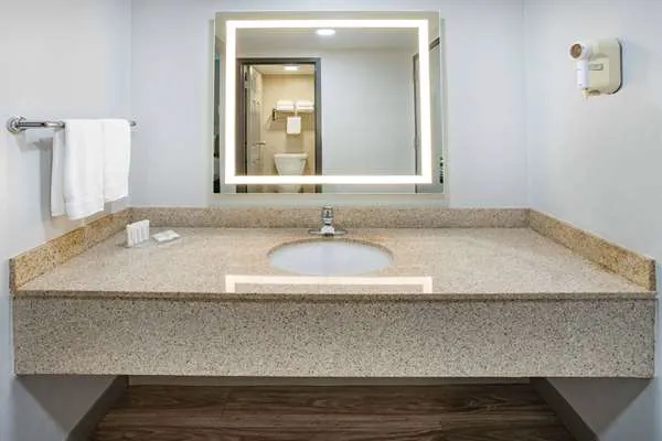 Wingate by Wyndham Fishkill 4