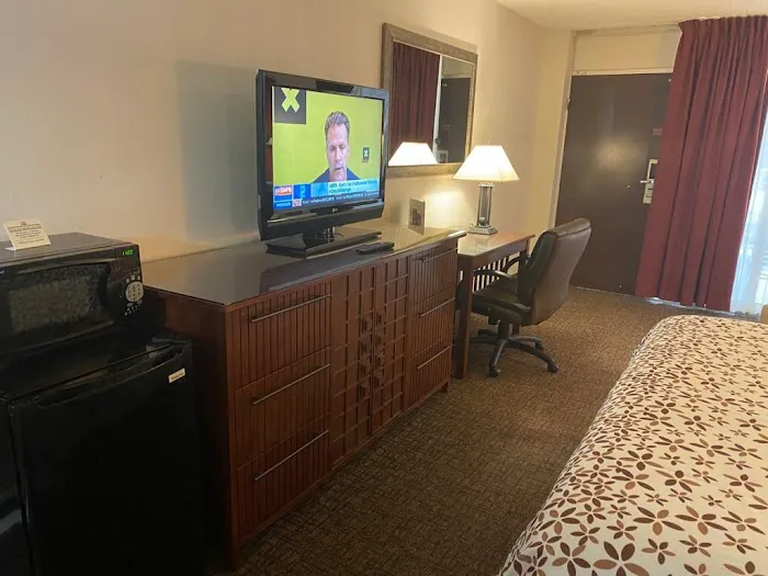 FairBridge Inn & Suites Poconos 4