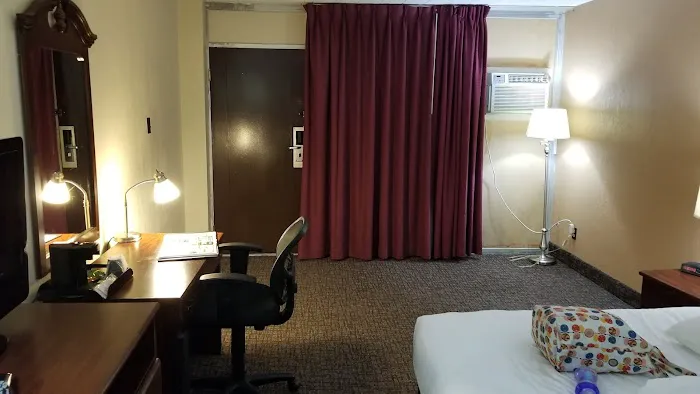 Pocono Plaza Inn 4