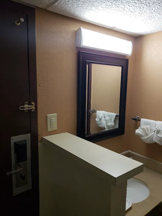 Pocono Plaza Inn 4