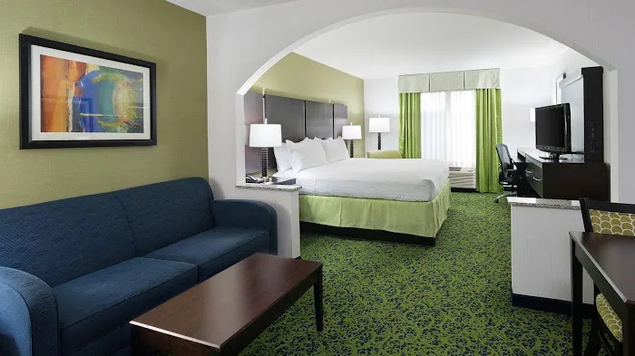 Holiday Inn Express & Suites Stroudsburg-Poconos by IHG 4