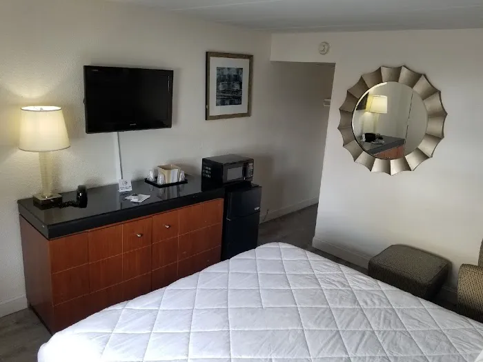 Penn Lodge Hotel & Suites 4