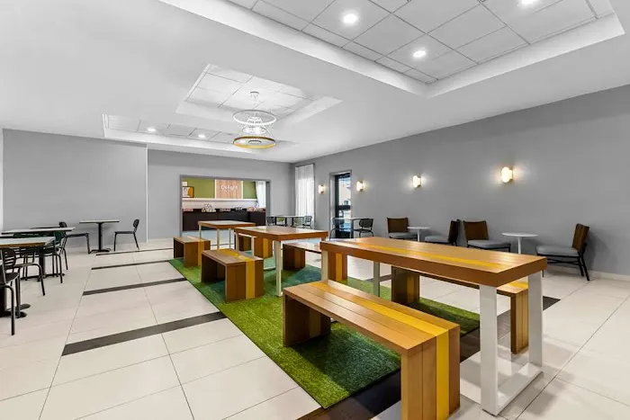 Spark by Hilton Bensalem Philadelphia 4