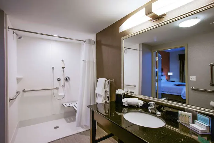 Hampton Inn & Suites Philadelphia/Bensalem 4