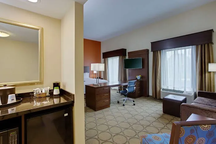 Hampton Inn & Suites Philadelphia/Bensalem 4