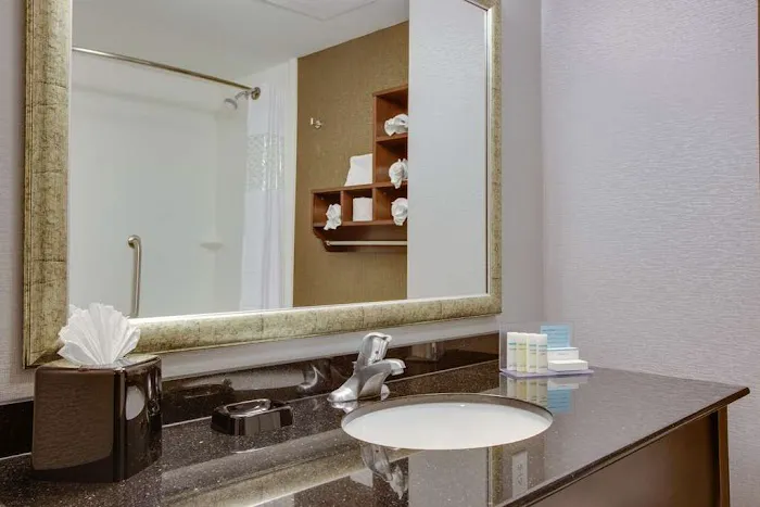 Hampton Inn & Suites Philadelphia/Bensalem 4