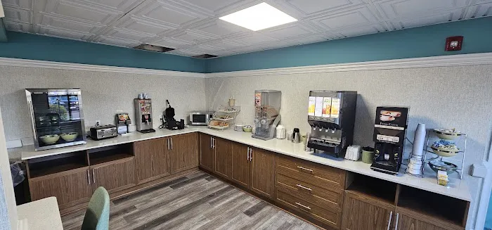 Quality Inn & Suites 4