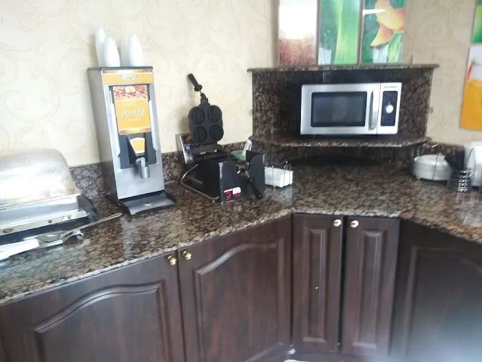 Quality Inn & Suites 4