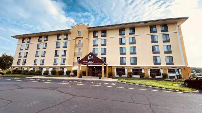 Quality Inn & Suites 4