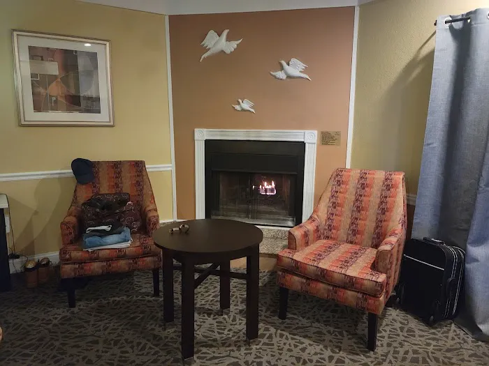 Inn of the Dove at Bensalem-Jacuzzi & Fireplace Suites 4