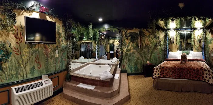 Inn of the Dove at Bensalem-Jacuzzi & Fireplace Suites 4
