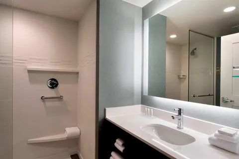 Residence Inn Long Island East End 4
