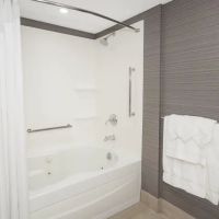 Holiday Inn Express & Suites Long Island-East End by IHG ico