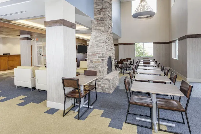 Holiday Inn Express & Suites Long Island-East End by IHG 4
