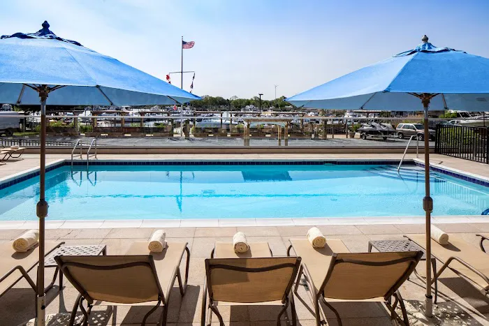 Hyatt Place Long Island/East End 5