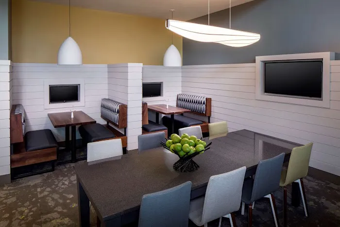 Hyatt Place Long Island/East End 5