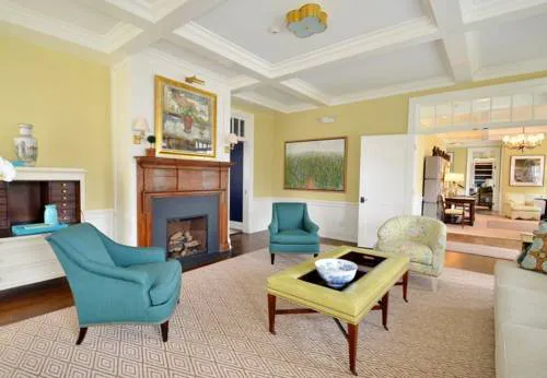 The Quogue Club at Hallock House 4