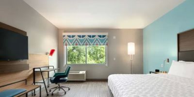 Tru by Hilton Easton