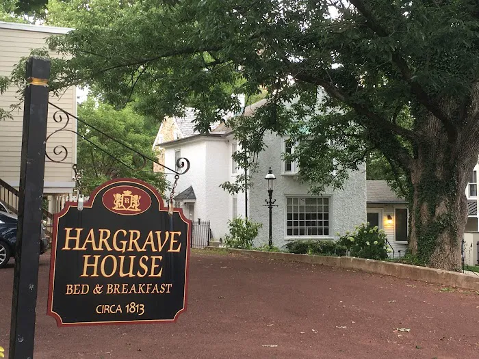 Hargrave House Bed and Breakfast Parking Lot 4