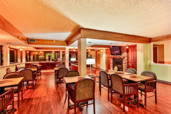 View Inn & Suites 4