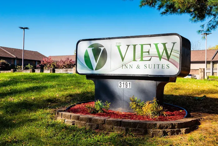 View Inn & Suites 4