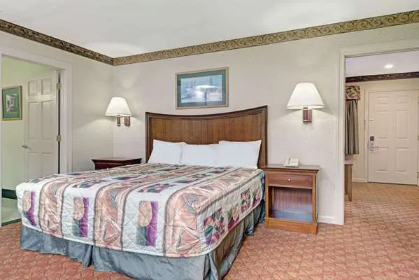Days Inn by Wyndham Ridgefield 4