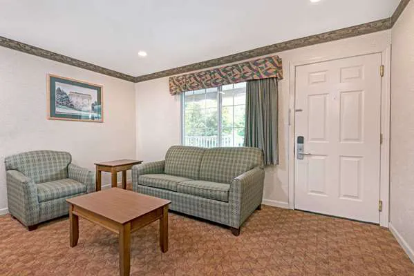 Days Inn by Wyndham Ridgefield 4