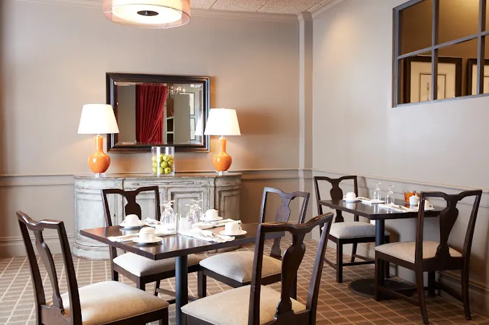 Ethan Allen Hotel 4