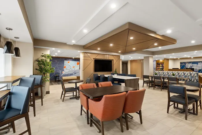 Holiday Inn Express & Suites Danbury - I-84, an IHG Hotel 4