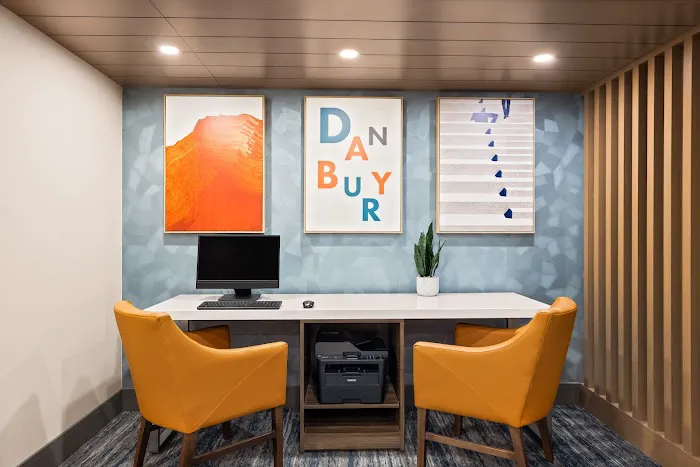 Holiday Inn Express & Suites Danbury - I-84, an IHG Hotel 4