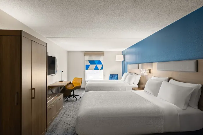 Holiday Inn Express & Suites Danbury - I-84, an IHG Hotel 4