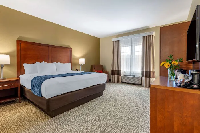 Comfort Inn 4