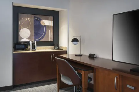 Courtyard Norwalk 4