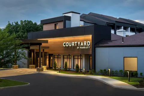 Courtyard Norwalk 4