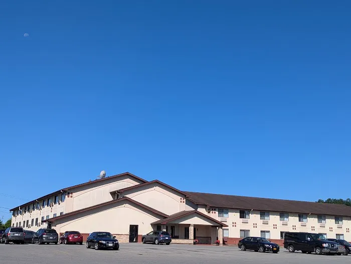 Super 8 by Wyndham Montgomery Maybrook 4