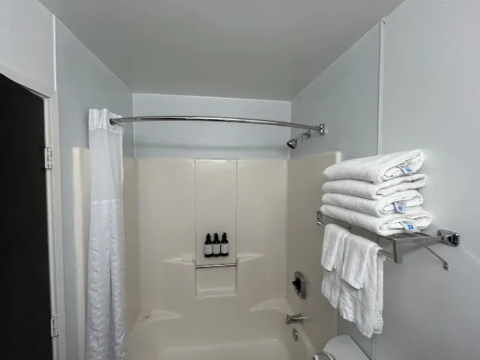 Baymont by Wyndham Bartonsville Poconos 4