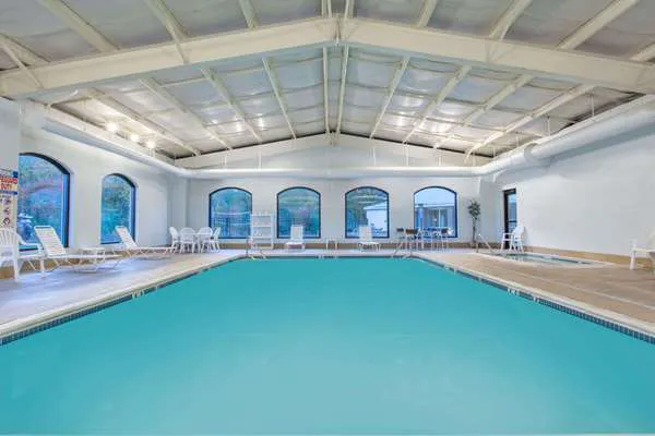 Baymont by Wyndham Bartonsville Poconos 4