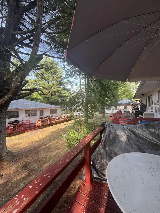 Pine Knoll Bungalow Colony 4