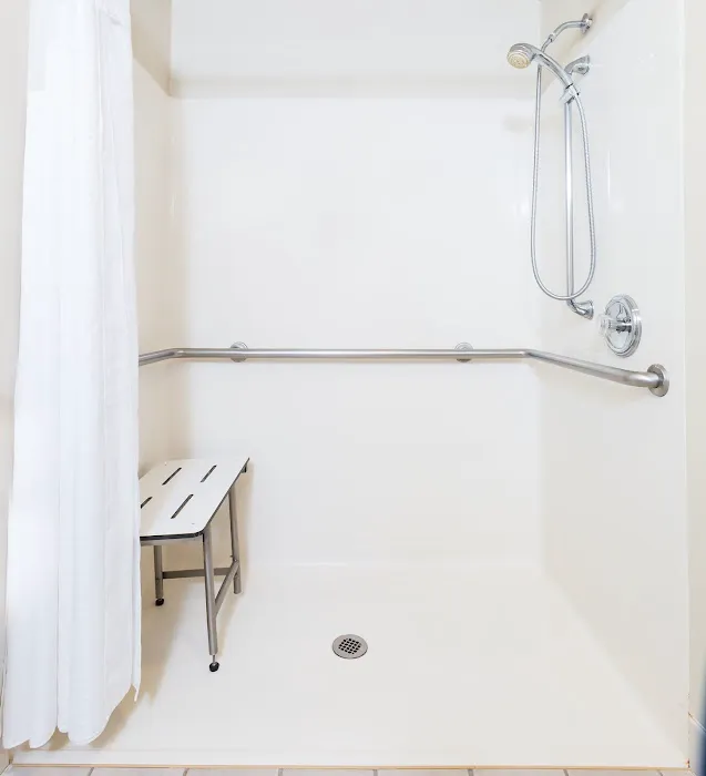 Holiday Inn Express & Suites Burlington - Mount Holly by IHG 4