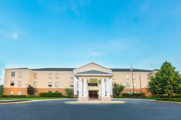 Holiday Inn Express & Suites Burlington - Mount Holly by IHG 4
