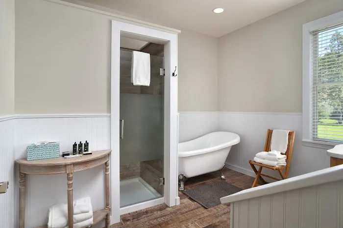 Bay Breeze Inn 5