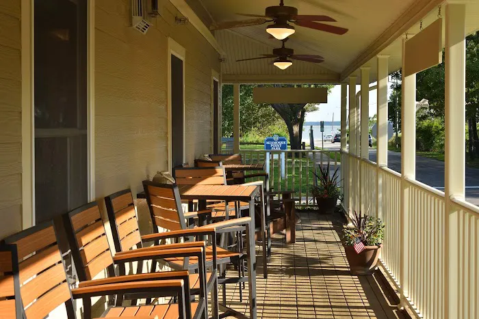 Bay Breeze Inn 5