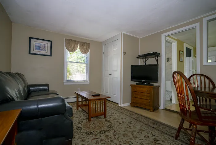 Hamptons Vacation Inn 4