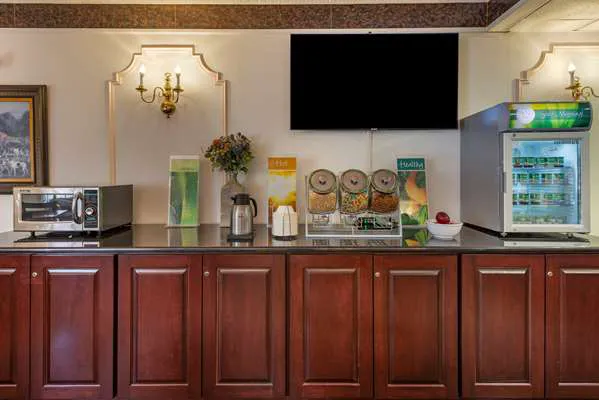 Quality Inn Montgomeryville-Philadelphia 4
