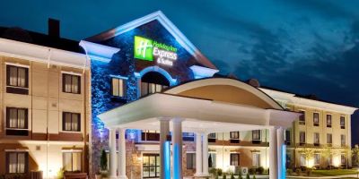 Holiday Inn Express & Suites Warminster - Horsham by IHG