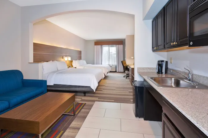 Holiday Inn Express & Suites Warminster - Horsham by IHG 4