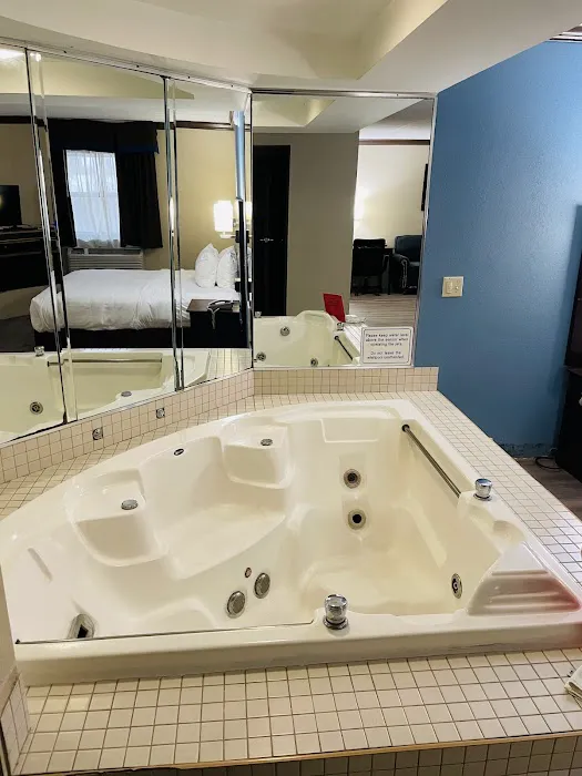 Quality Inn & Suites Quakertown-Allentown 4