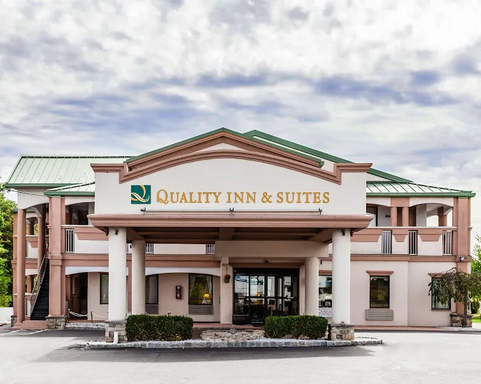 Quality Inn & Suites Quakertown-Allentown 4